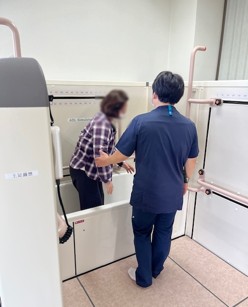 浴槽への入り方の指導